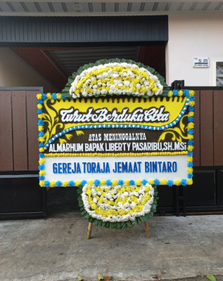 Papan Bunga Duka di Penarik