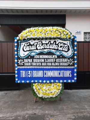 Papan Bunga Duka di Penarik